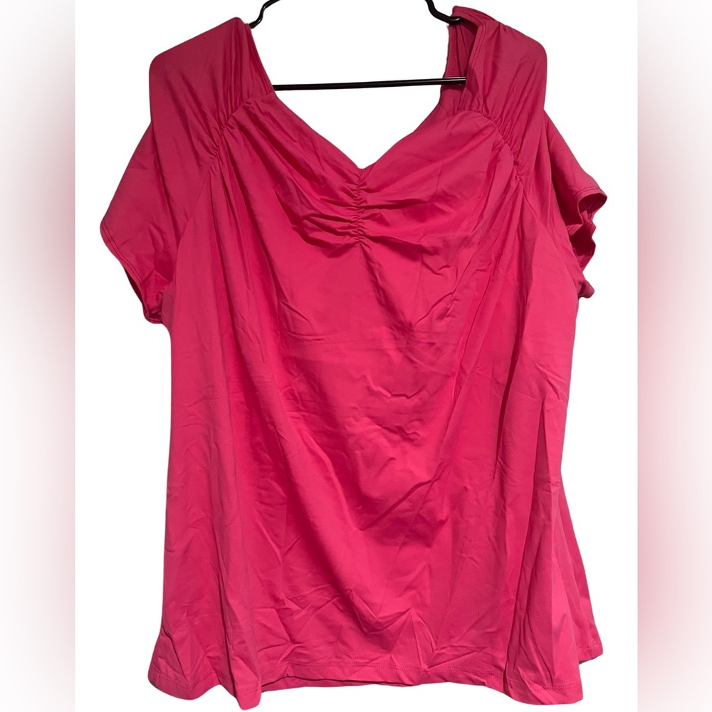 NWOT Linda Leal s/s top w.built in bra pink 3x